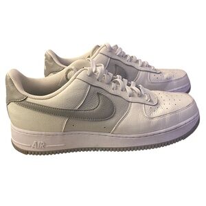 Nike Air Men's White and Gray Sneakers GUC 12